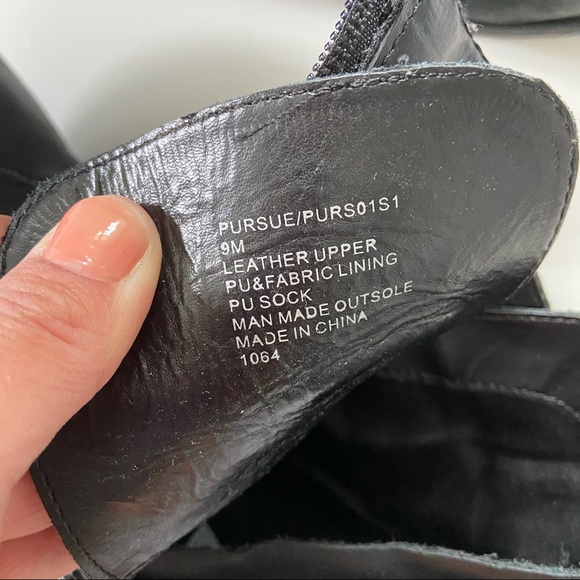 Steve Madden Pursue Black Genuine Leather Studded Buckle Moto Ankle Boots - Picture 9 of 10